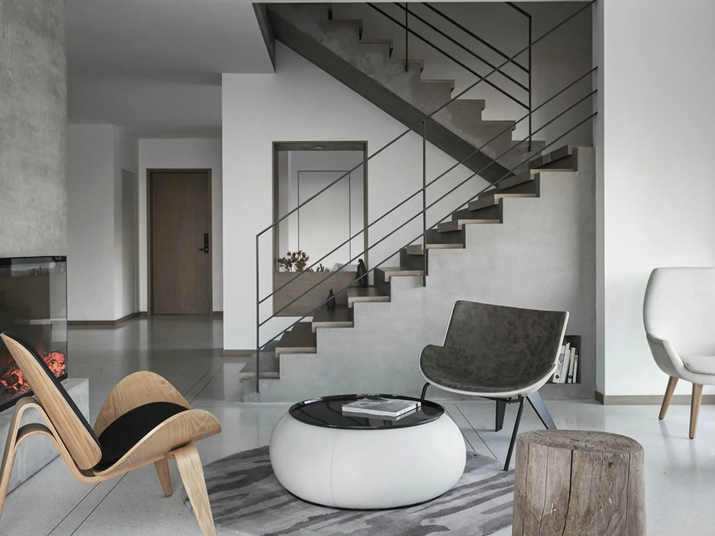 sala moderna e minimalista bologna