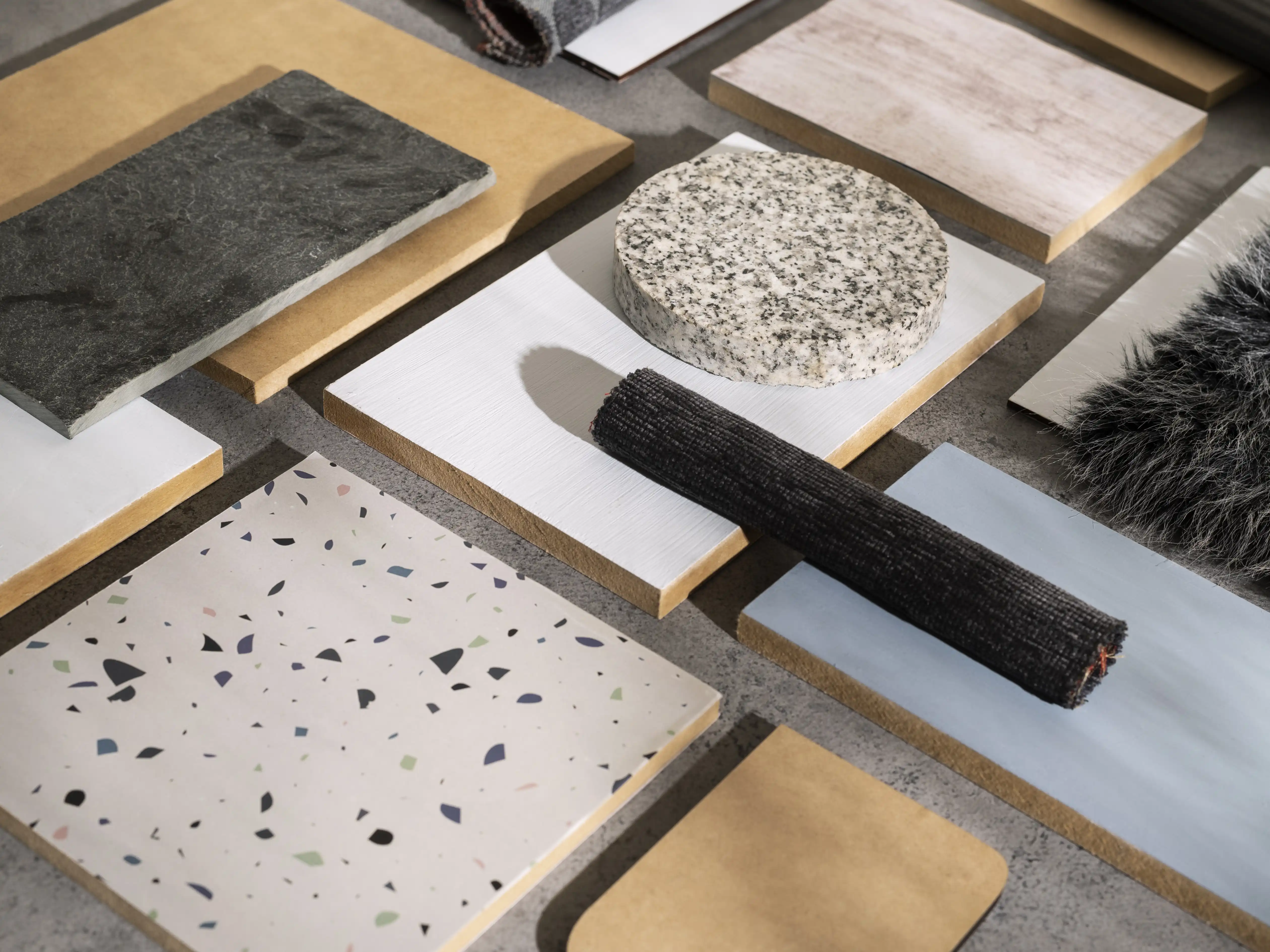 tavola di materiale per ristrutturazione imola